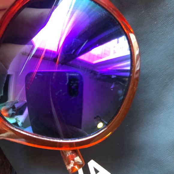 Used Quay Australia Sunnies - Picture 5 of 7